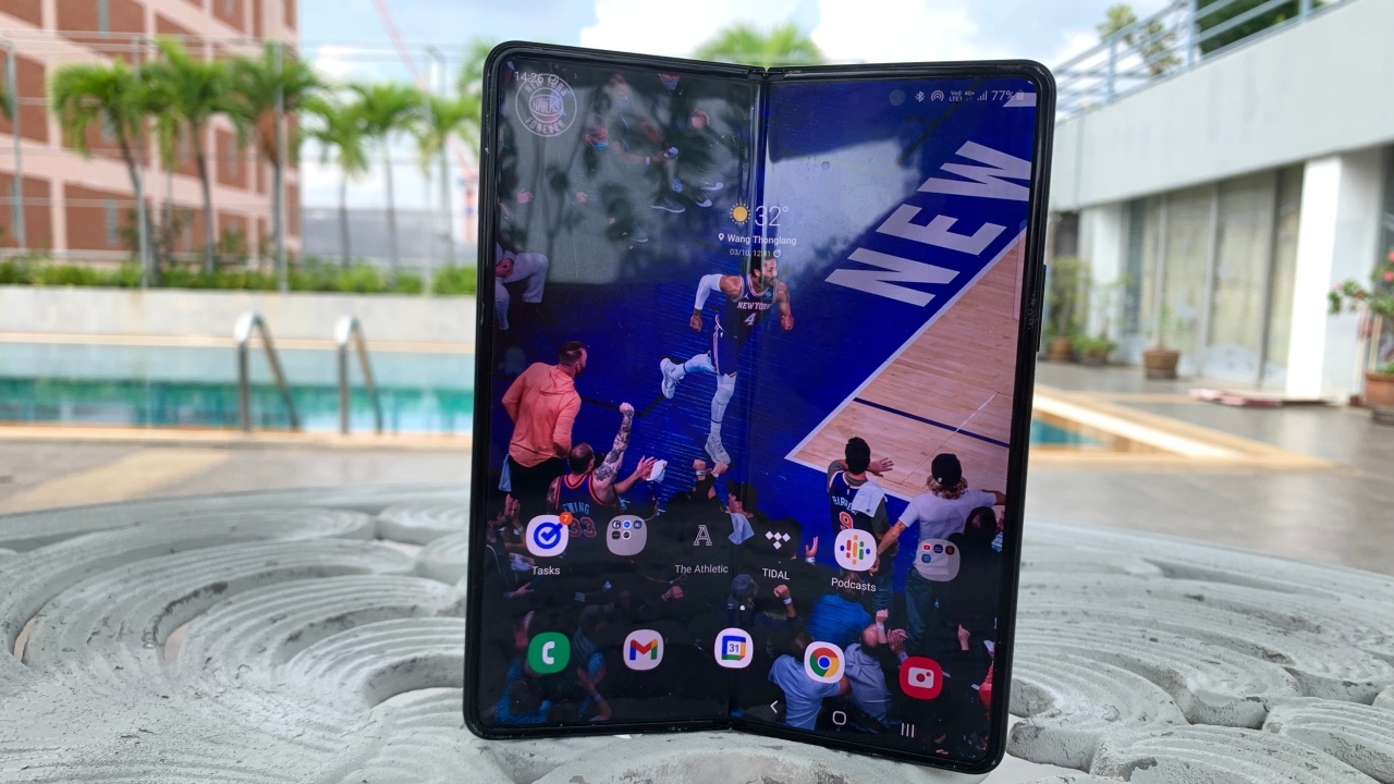 รีวิว Galaxy Z Fold3 - สมาร์ทโฟนแบบไฮบริด เป็นทั้งมือถือและแท็บเล็ตในเวลาเดียวกัน
