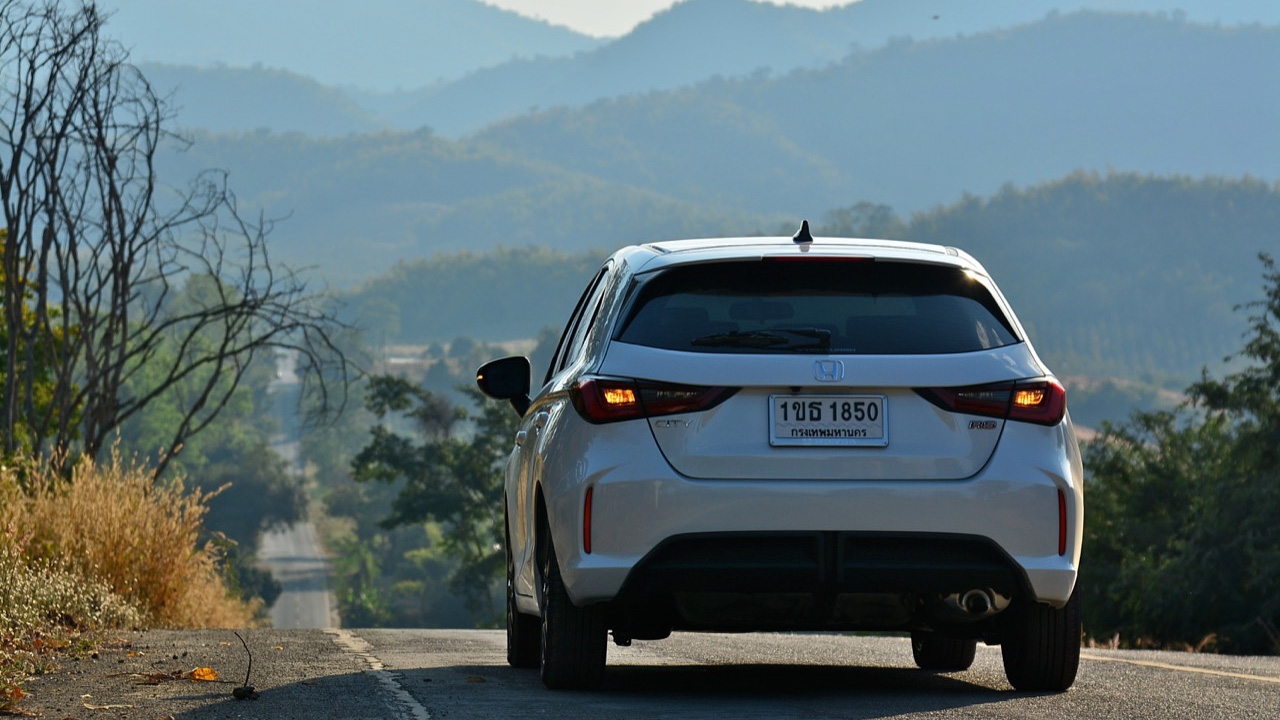 ขึ้นลงเส้นทางภูเขาสูงชัน ขับยังไงให้ปลอดภัยในช่วงเทศกาลส่งท้ายปี