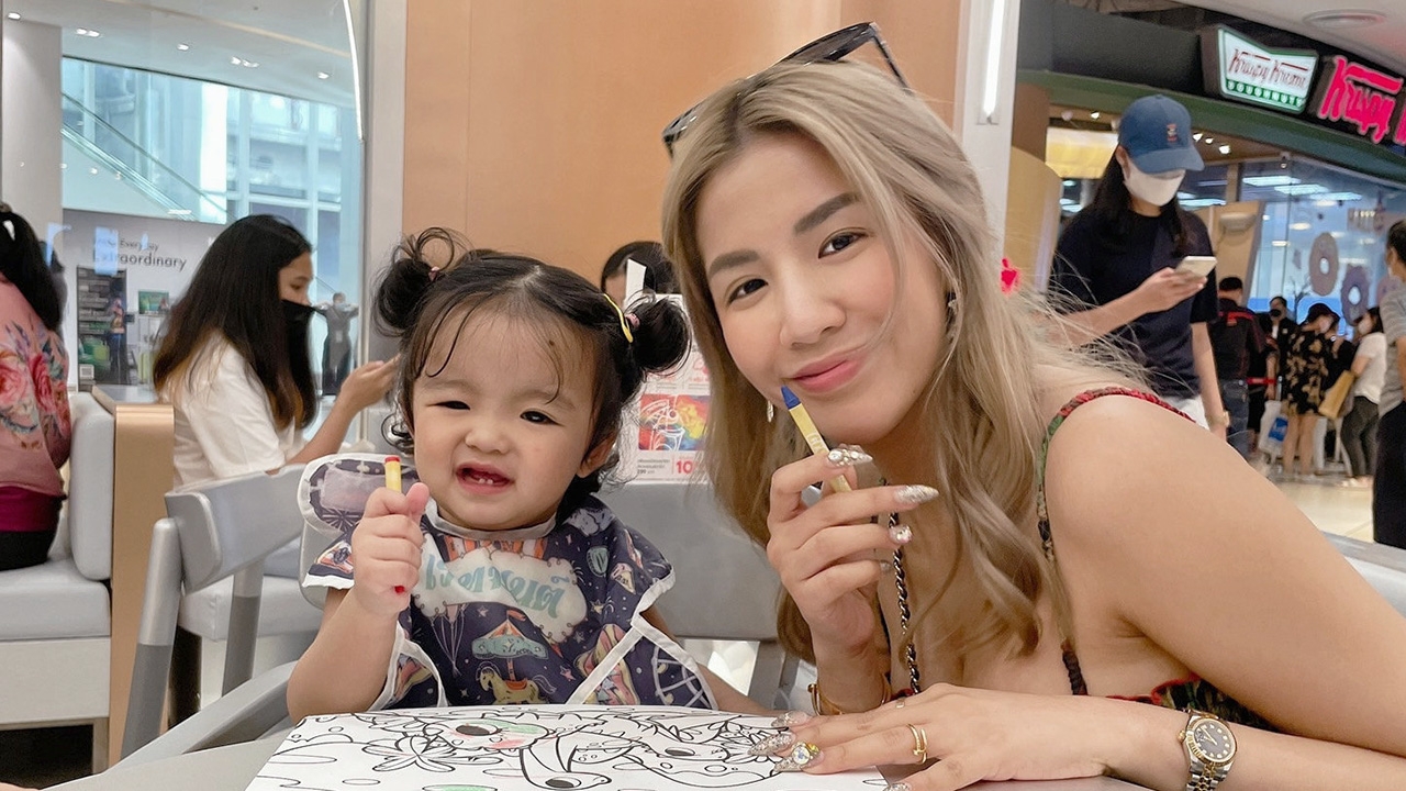 วันสบายๆ ของคุณแม่สุดแซ่บ “ใบเตย” กับลูกสาวจอมซ่าส์ “น้องเวทย์มน”