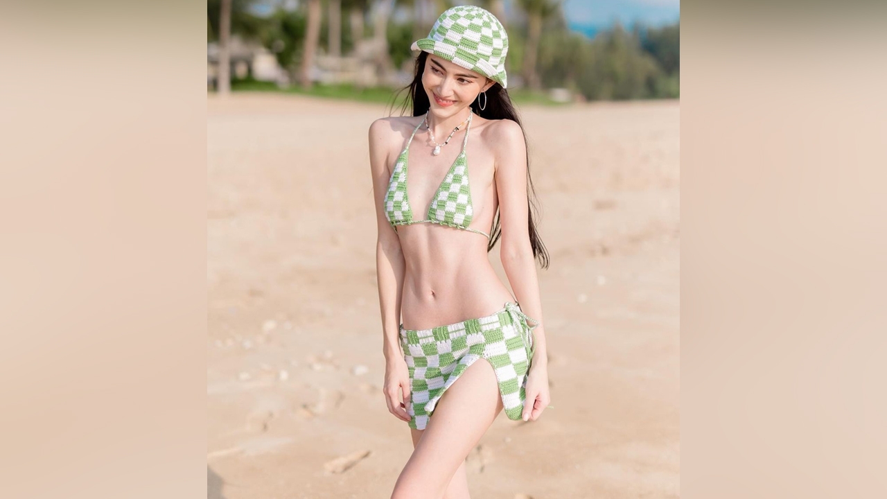 ใหม่ ดาวิกา อวดหุ่นในชุดว่ายน้ำ ชาวเน็ตทักผอมมากจนน่าเป็นห่วง  