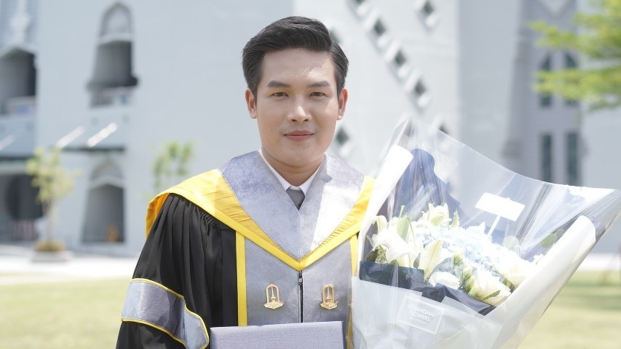 ลำเพลิน น้ำตาซึมรับปริญญาใบแรกของตระกูล เสียใจคุณตาไม่ได้อยู่ด้วย