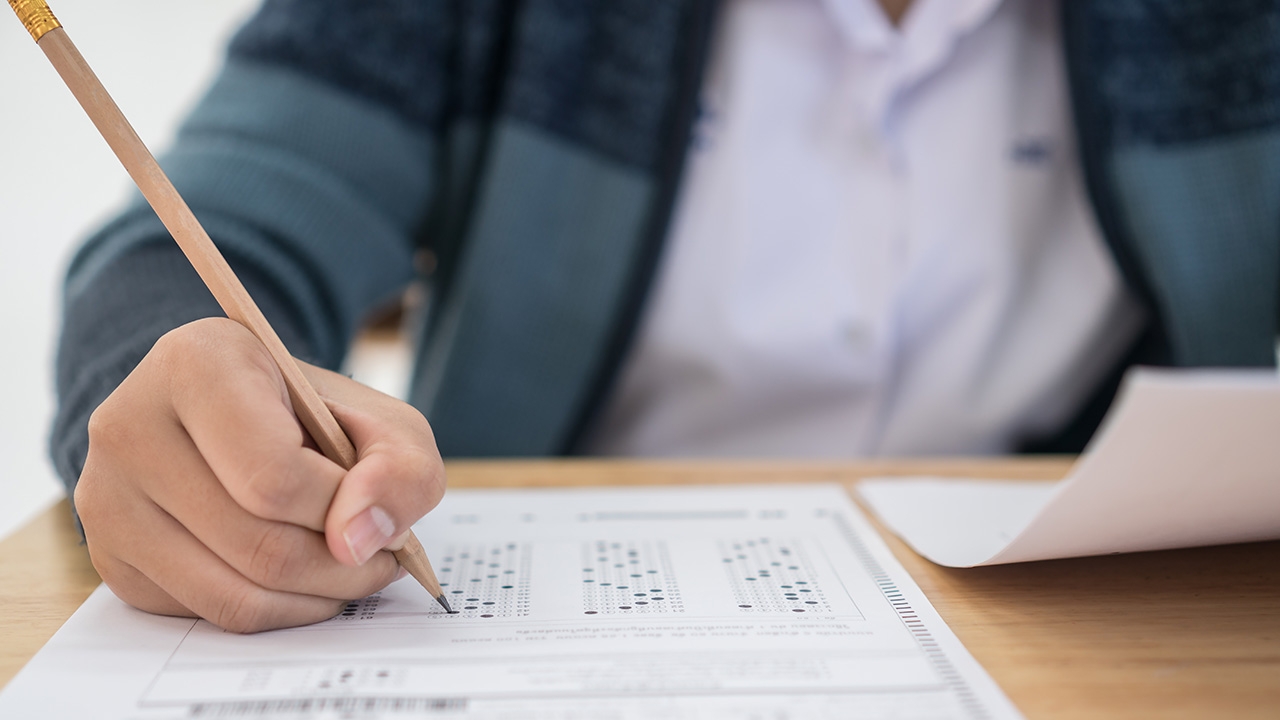 จัดสนามสอบพิเศษ ให้เด็กติดโควิด เจอ-แจก-จบ เริ่มรักษาแล้ว จี้ดูตามอาการ