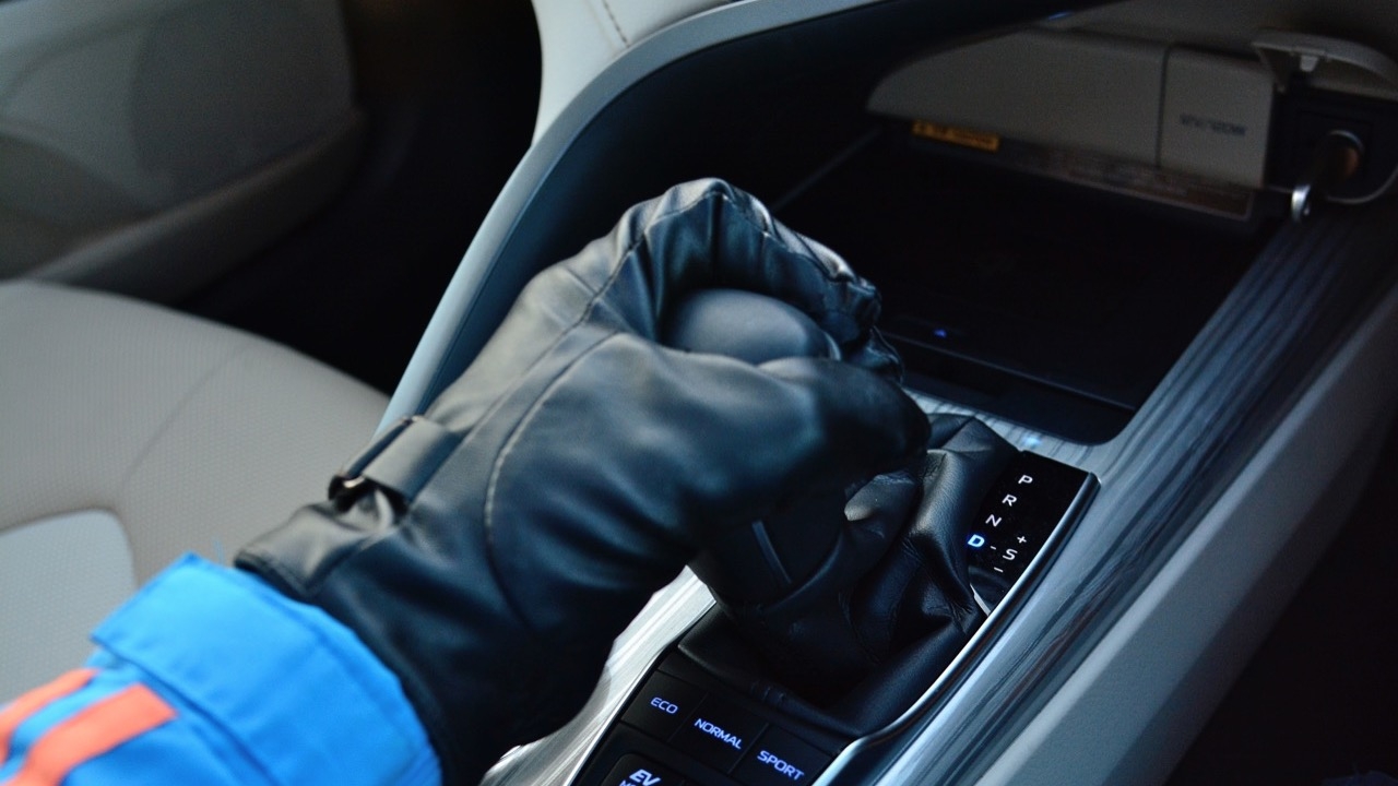 วิธีใช้เกียร์ออโต้ เพื่อแซงรถช้า 