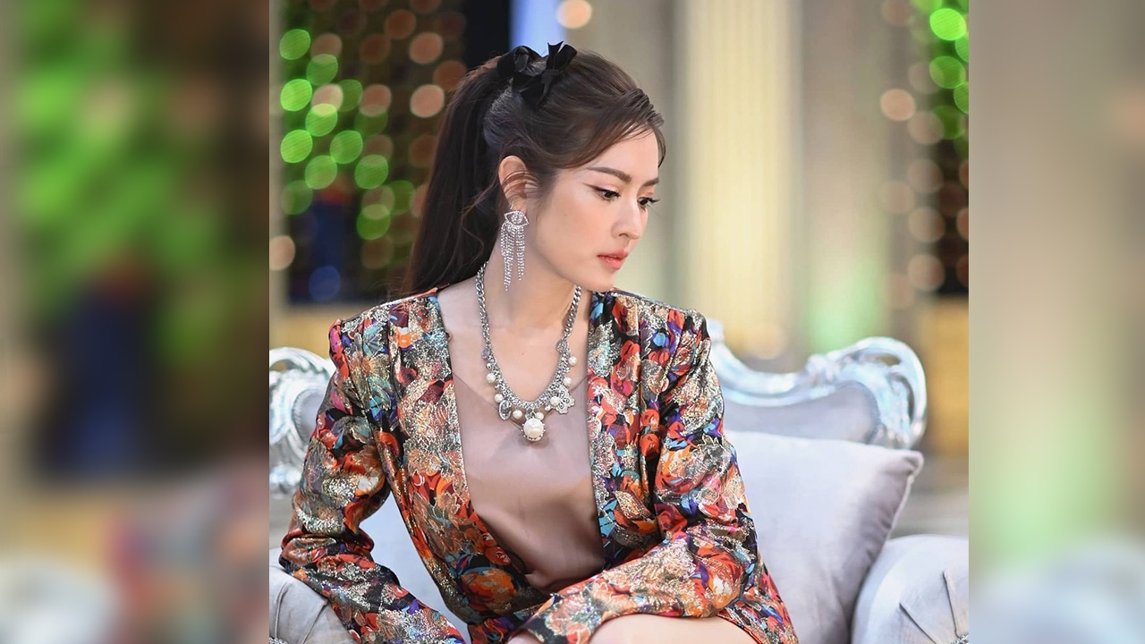 กร้าวใจสุดๆ แอฟ ทักษอร นุ่งสั้น ทำแฟนคลับตะลึง เพิ่งเห็นขาอ่อนครั้งแรก