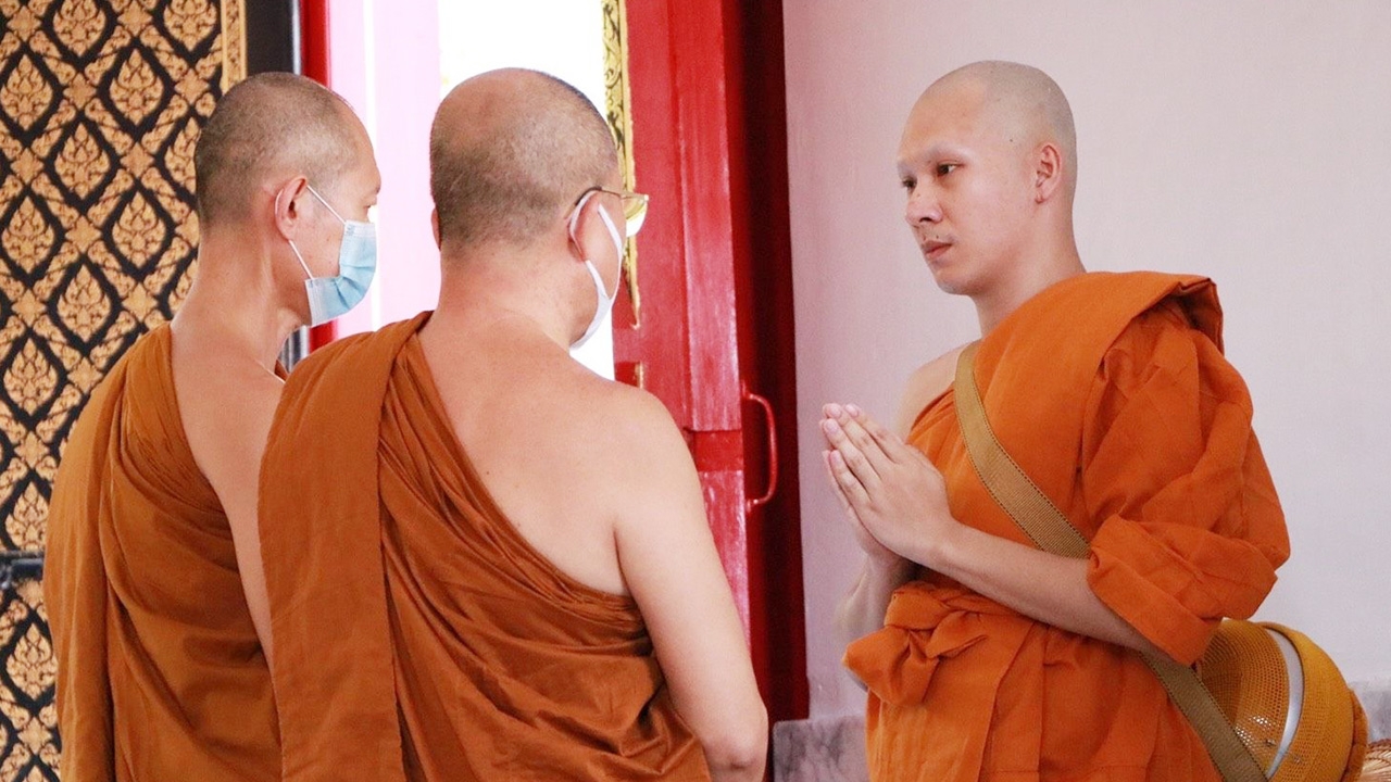 ตั้ม วราวุธ บวชทดแทนคุณพ่อแม่ ได้ฉายา โชติปุญโญ