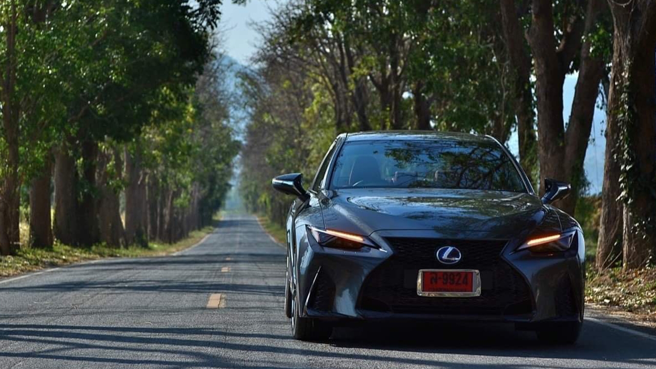 ถนนสวย แต่ควรระวังอันตรายจากความสวยงามของถนน