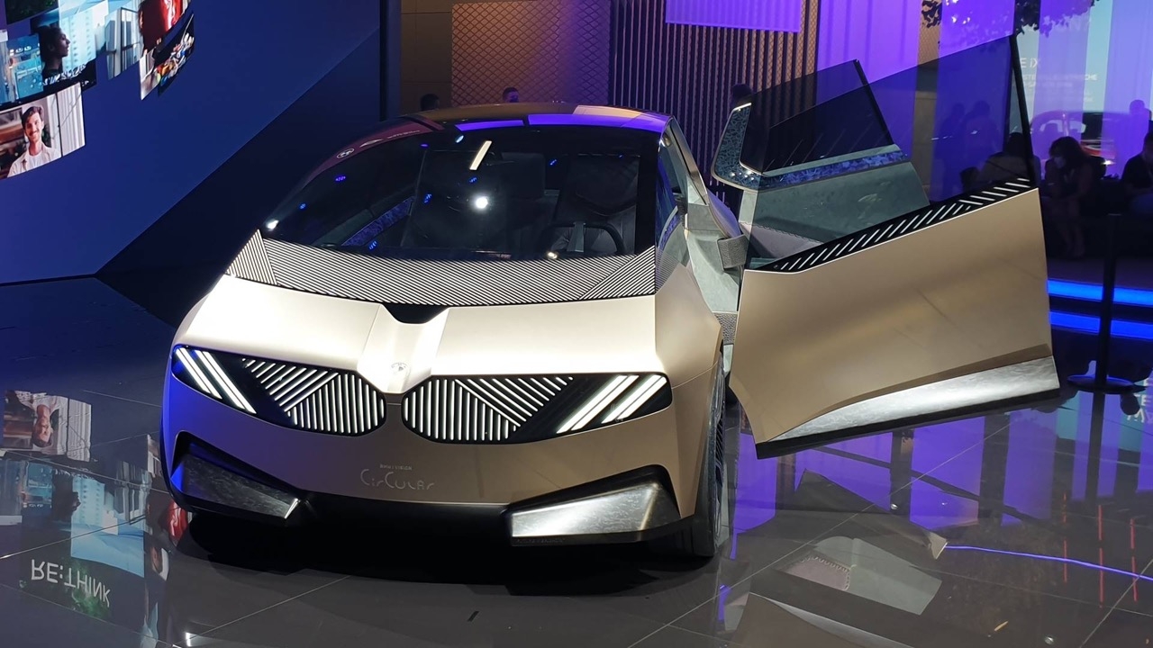 BMW i Vision Circular ยานยนต์ต้นแบบพลังงานไฟฟ้า สร้างจากวัสดุรีไซเคิล 