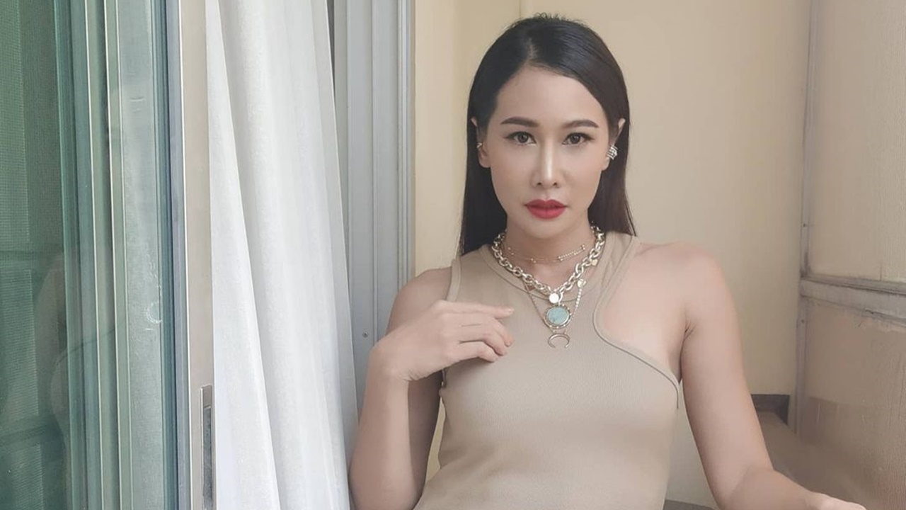 ชาวเน็ตสงสัย กุ้งพลอย เปิดตัวแฟนใหม่ แห่คอมเมนต์ถามรัวๆ 