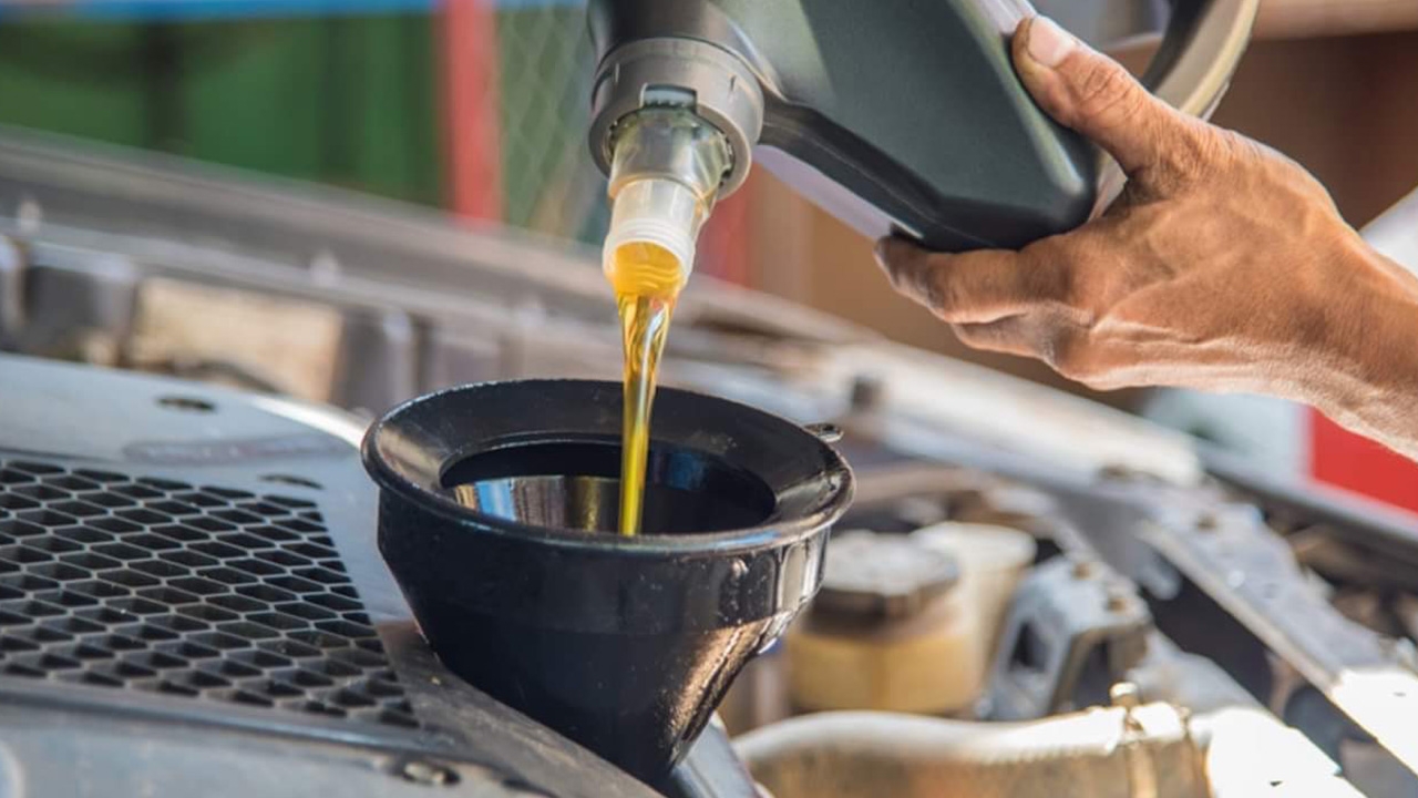 น้ำมันเครื่องก็เป็นเรื่องได้! 