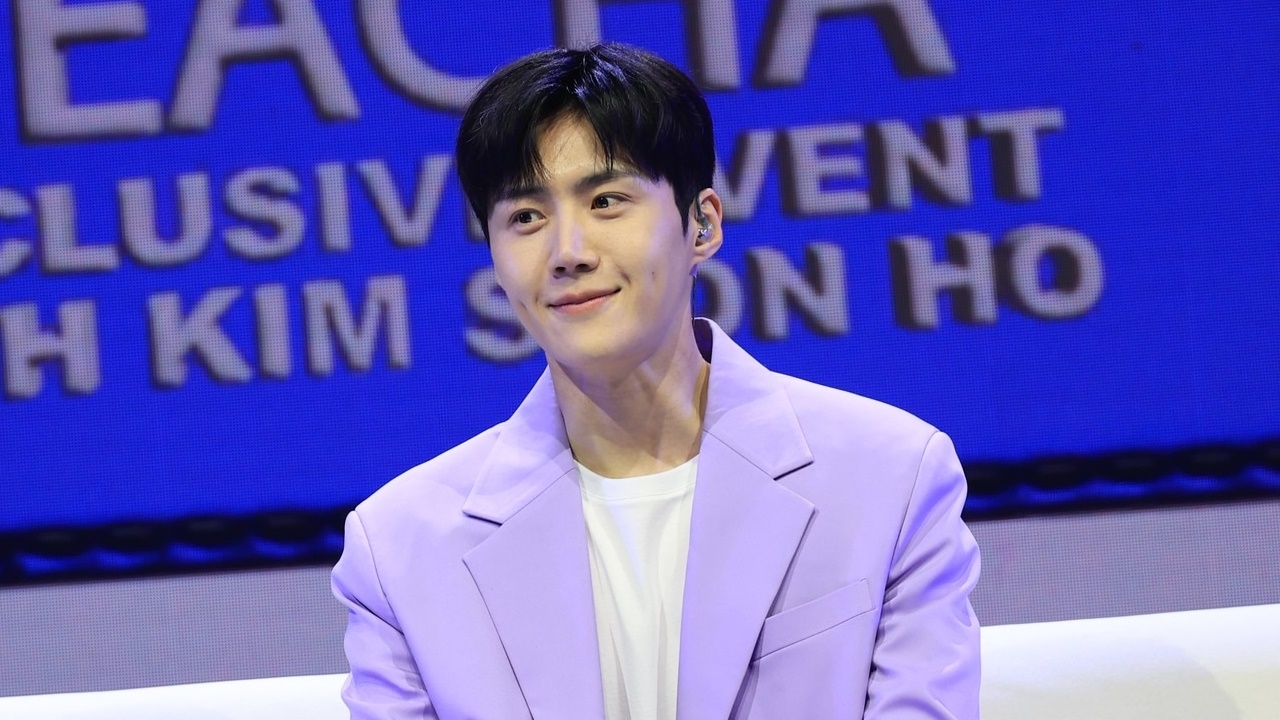 ประมวลภาพ คิมซอนโฮ ร่วมอีเวนต์เอ็กซ์คลูซีฟ ใช้คำว่าผู้ชายอบอุ่นได้เปลืองมาก