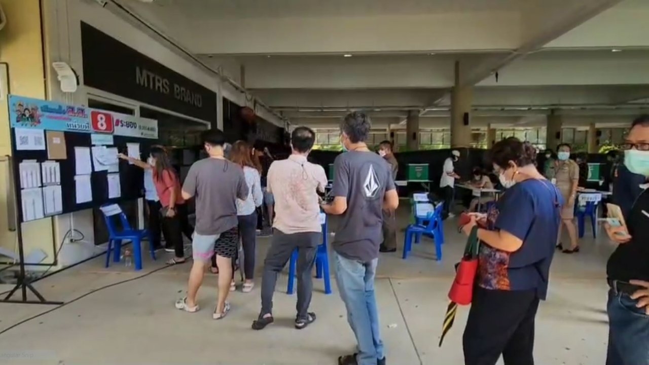 เลือกตั้ง 2566 : ระยอง ยังไม่พบเรื่องร้องเรียน ปชช.ออกมาใช้สิทธิอย่างหนาตา