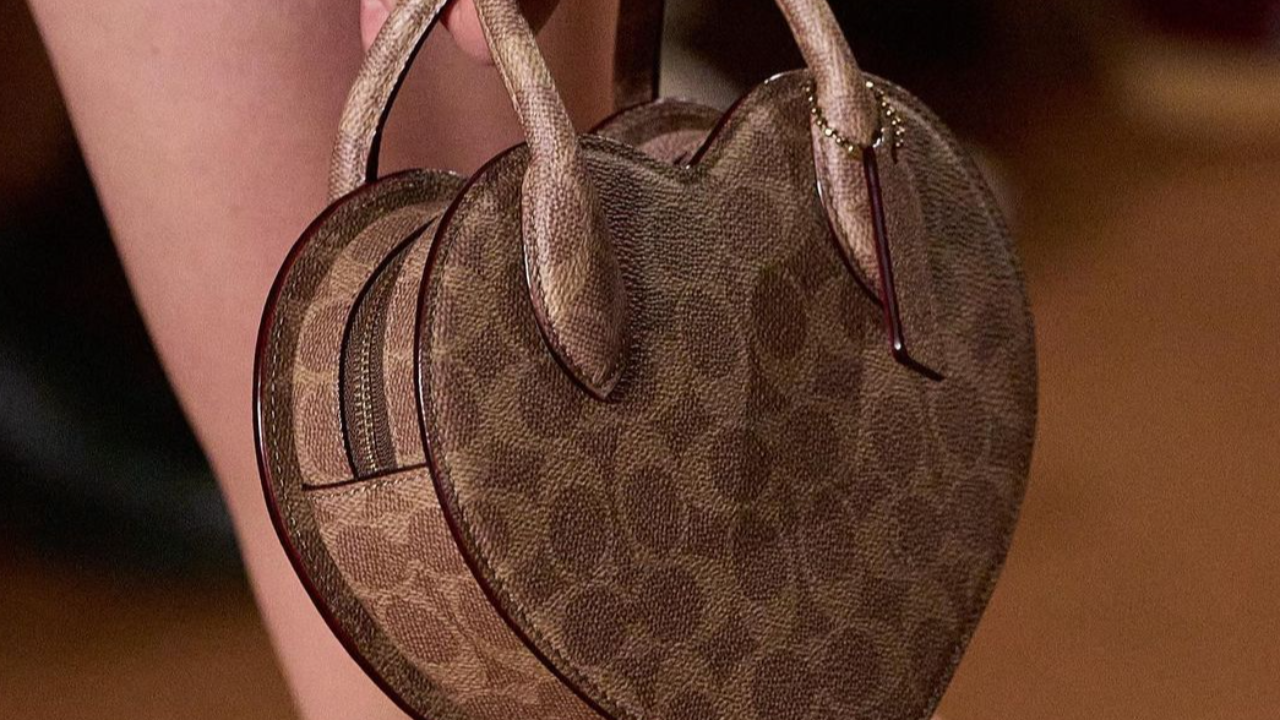 กระเป๋า Coach 2023 ของแท้ราคาเท่าไร พร้อมรุ่นฮิต