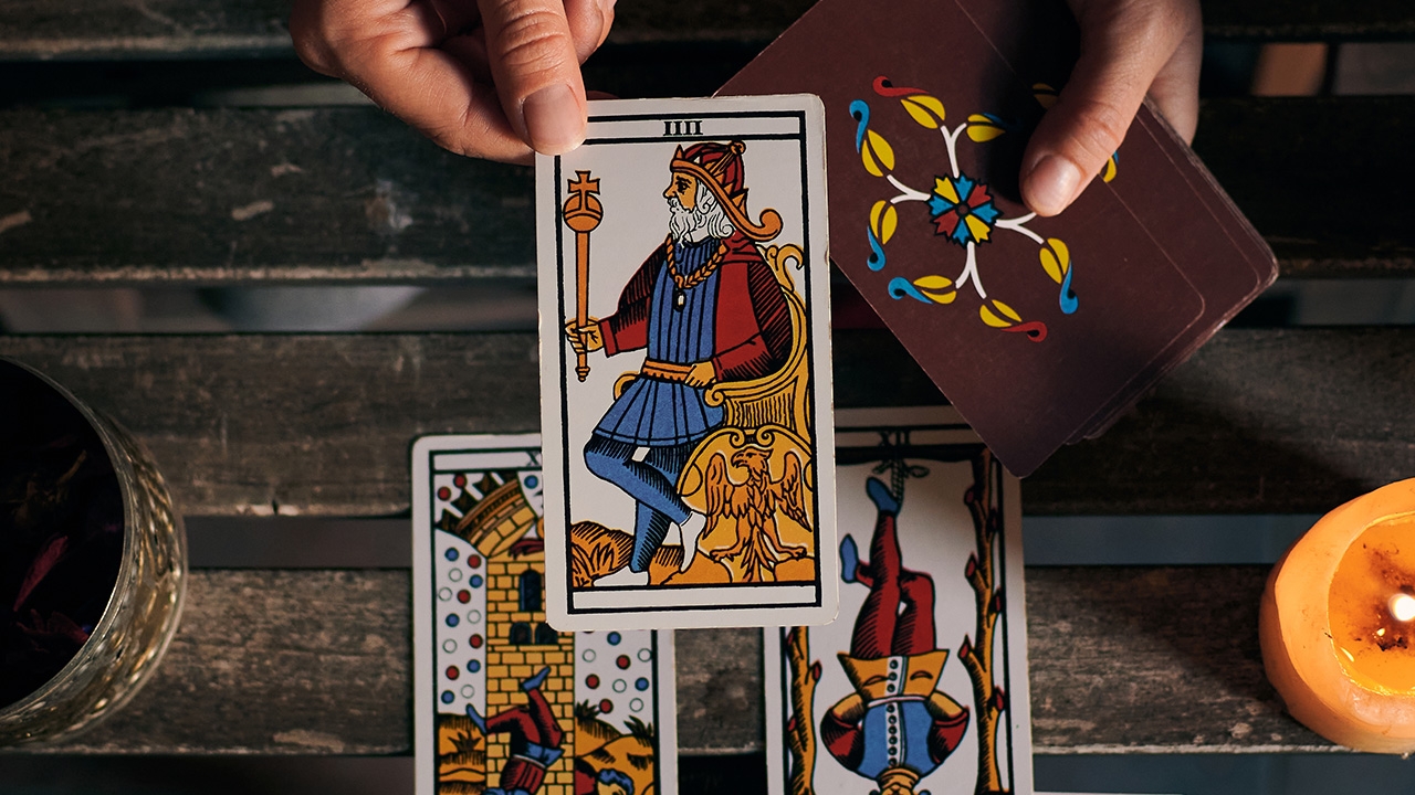 ดูดวงไพ่ยิปซี เดือนเมษายน 2566 การเงิน การงาน ความรัก ครบทั้ง 12 ราศี