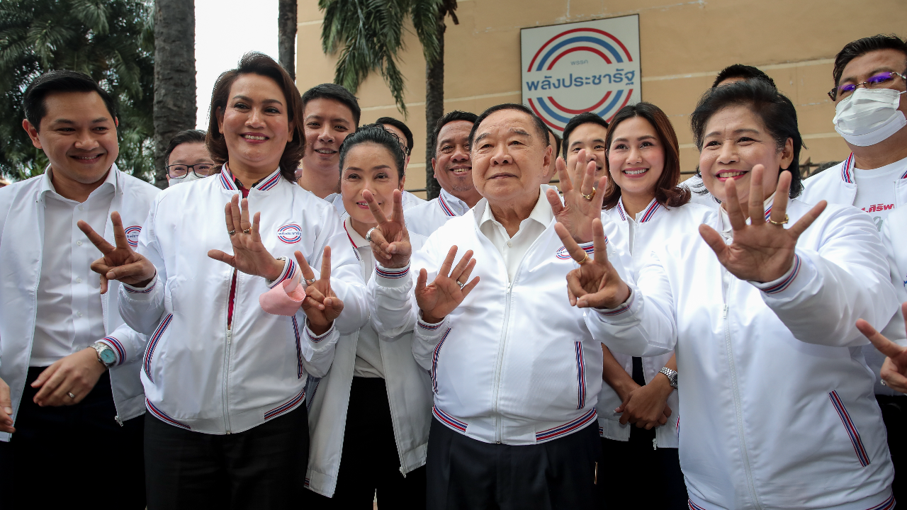 พปชร. เปิดว่าที่ผู้สมัคร ส.ส. 71 คน ประเดิมปราศรัยเขต “ป้อมปราบศัตรูพ่าย”