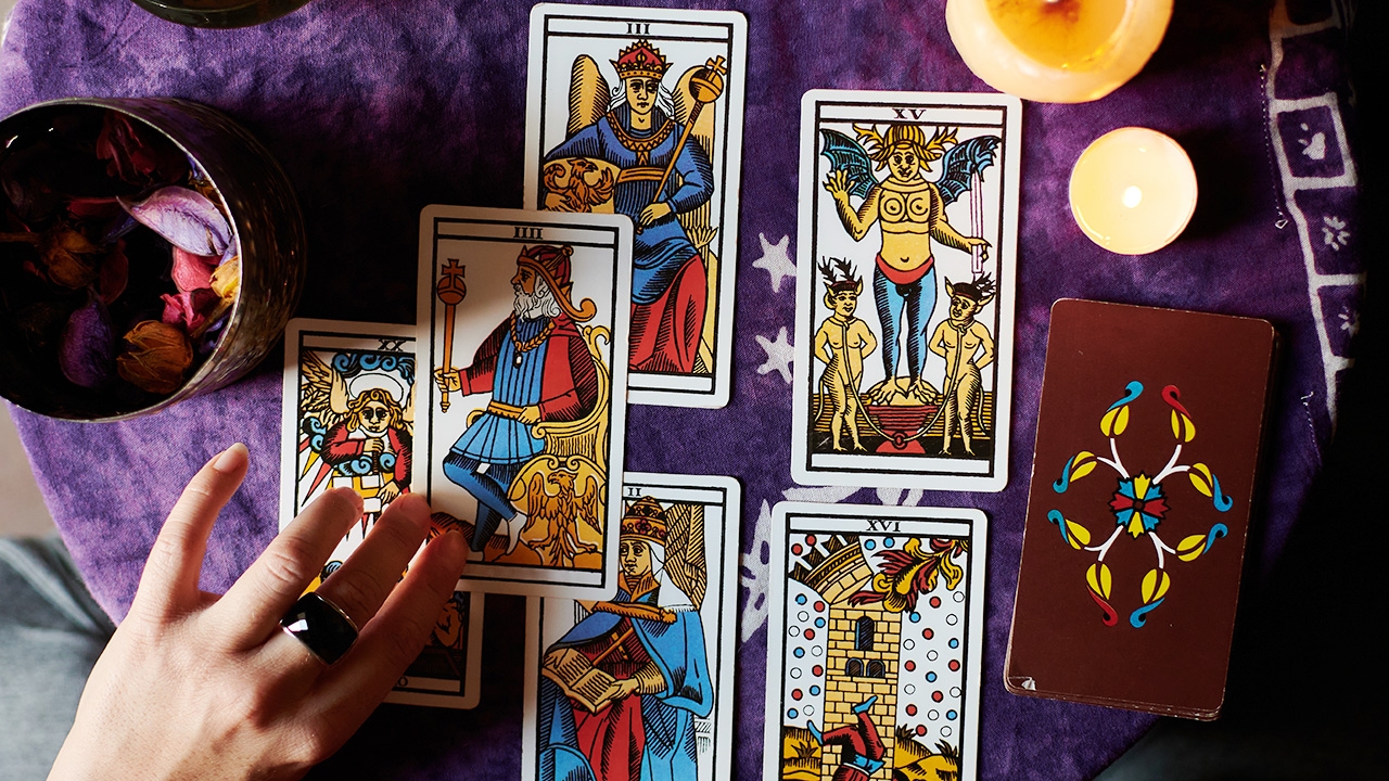 .ดูดวงไพ่ยิปซี เดือนกุมภาพันธ์ 2566 เจาะลึก 12 ราศี ทั้งเรื่องดี-ร้าย และเลขนำโชค.