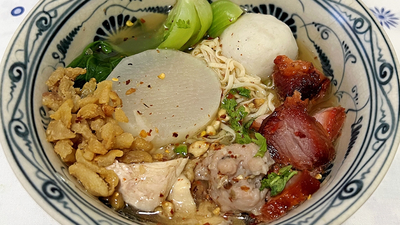 ก๋วยเตี๋ยวโฮมเมดบะหมี่เส้นสด By คุณอุ้ม