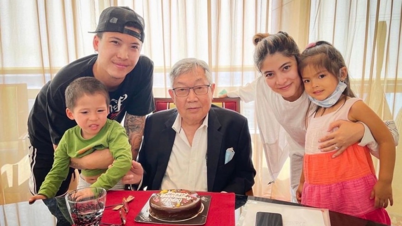 ป๊อก-มาร์กี้ เผย คุณปู่สุทธิเกียรติ สปอยล์หลานขั้นสุด สั่งสนามเด็กเล่นให้จากจีน 