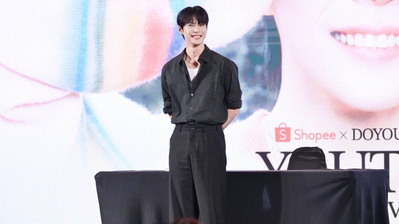 เอ็นซีทีเซ็นไทยสุดฟิน ได้ใกล้ชิด โดยอง ในกิจกรรมแฟนไซน์-มีตแอนด์กรี๊ด