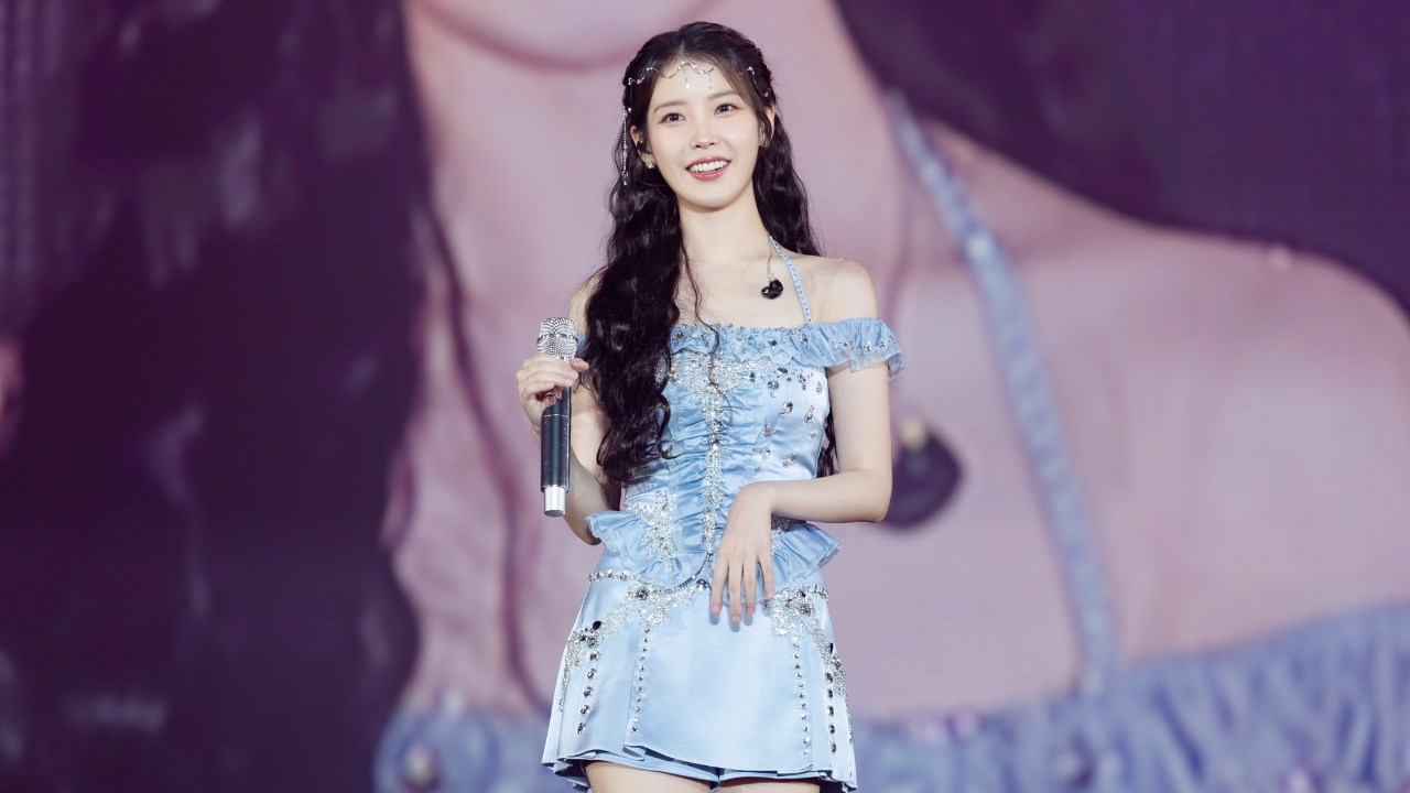 หูเคลือบทองไม่พอ ไอยู โชว์พลังโวคอลฉบับตัวท็อป หูเคลือบเพชร ทั้งคอนฯ
