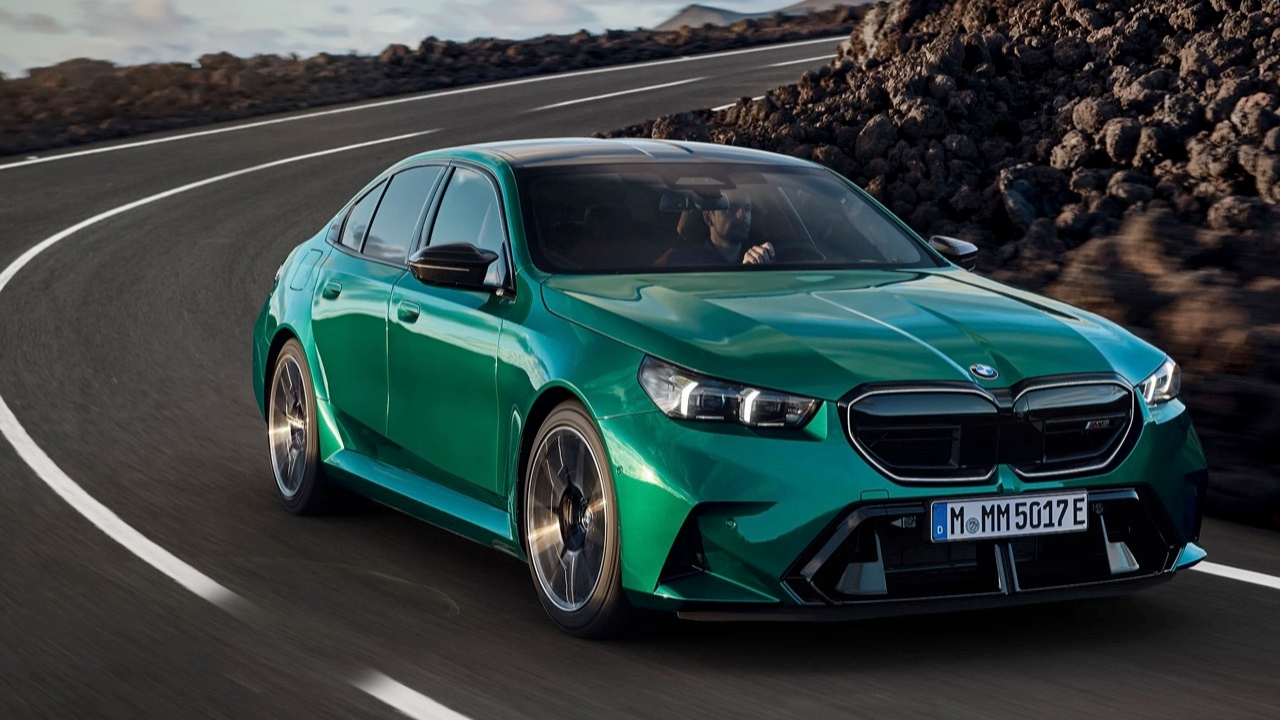 ยักษ์เขียว! ปิศาจตัวหนัก BMW M5 xDrive Plug in Hybrid