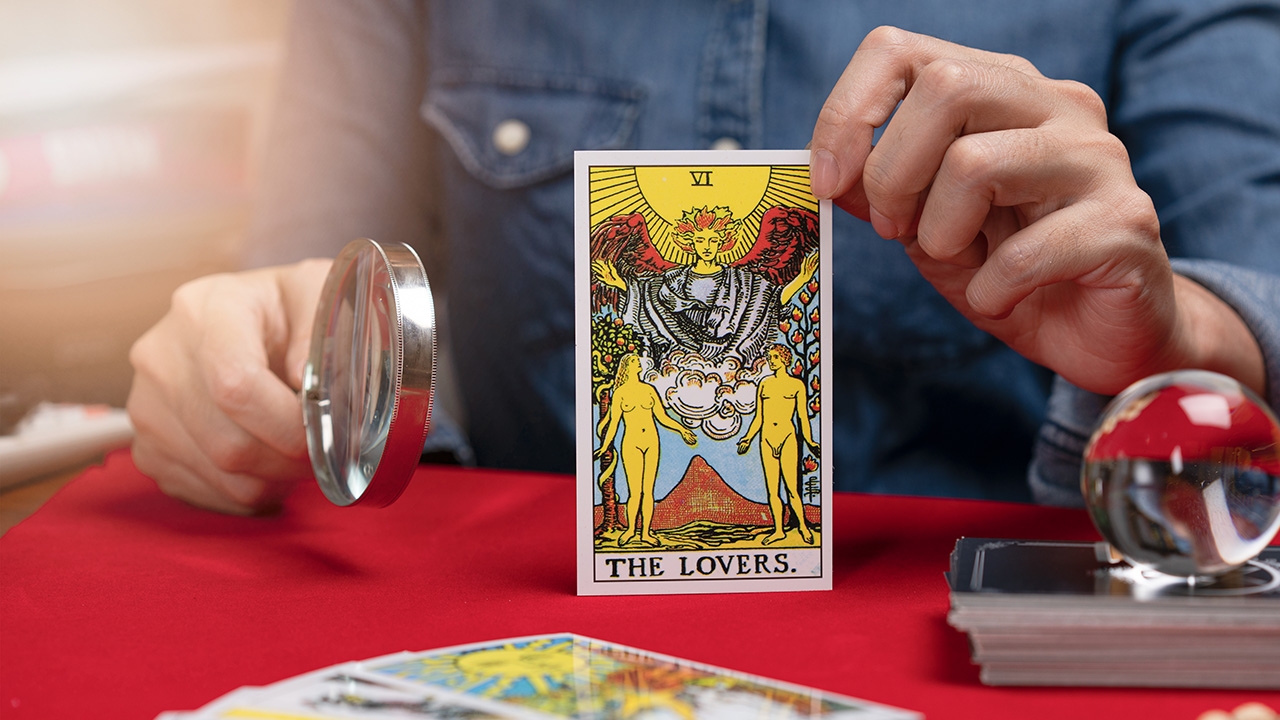 ดูดวงไพ่ยิปซี เดือนสิงหาคม 2566 การเงิน การงาน ความรัก ครบทั้ง 12 ราศี