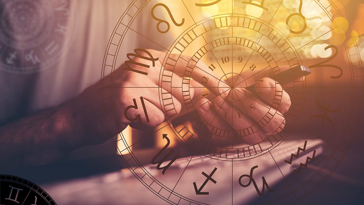 เช็กดวงการงานเดือนสิงหาคม 2566 ครบทั้ง 12 ราศี พร้อมเคล็ดลับเสริมดวง