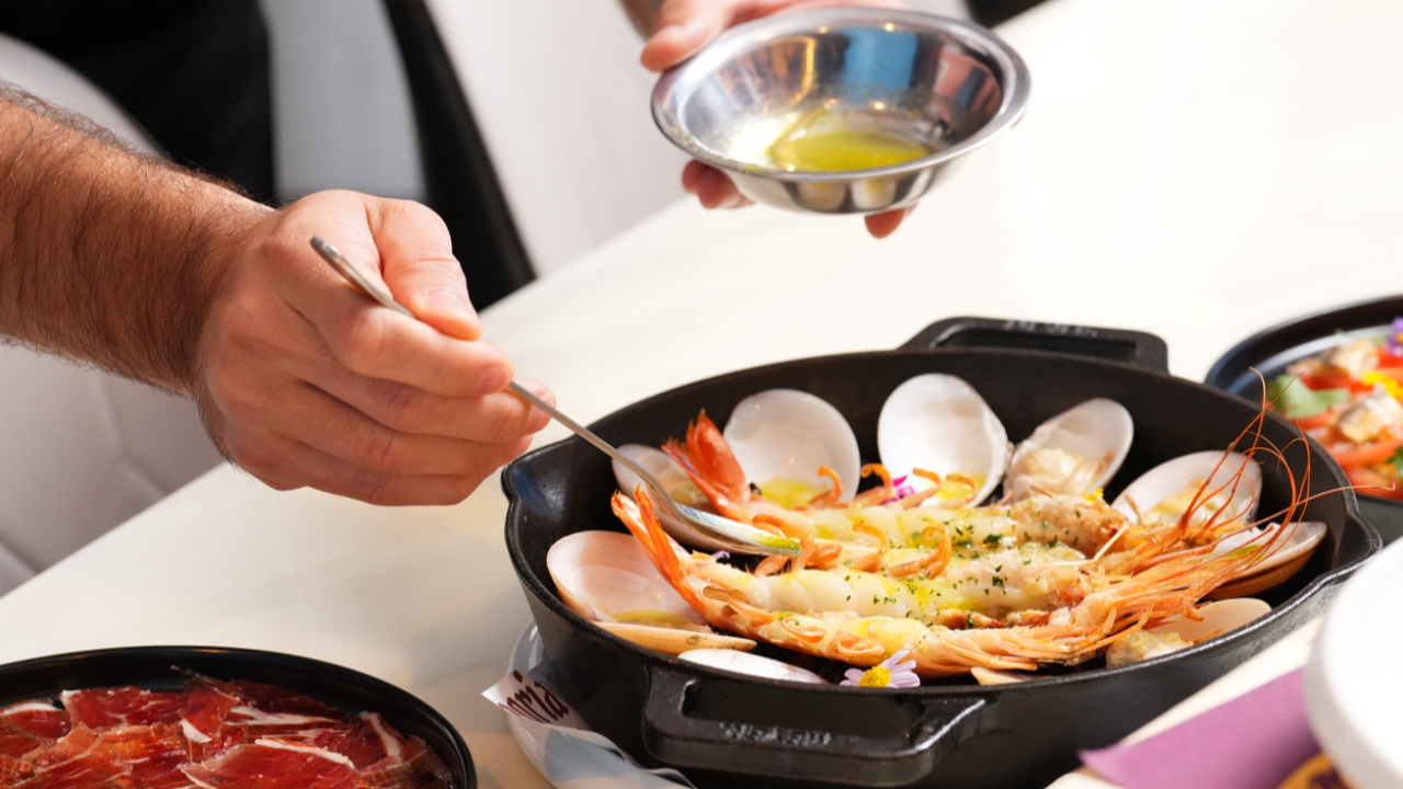 ชี้เป้า 10 เมนูอาหารสเปน สไตล์ทาปาสร่วมสมัย พร้อมประสบการณ์ร้านอาหารแนวสแปนิชบาร์ใจกลางกรุง