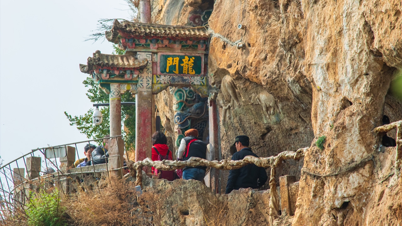 ปริศนาธรรม "ภูเขามิงเฟ็ง" อิทธิฤทธิ์ "ประตูมังกร" แห่งคุนหมิง