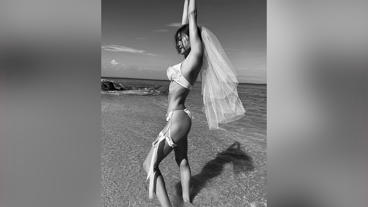 ว่าที่เจ้าสาว ยิปซี คีรติ สวยและแซ่บมาก อวดหุ่นเฟิร์มในชุดบิกินีตัวจิ๋ว