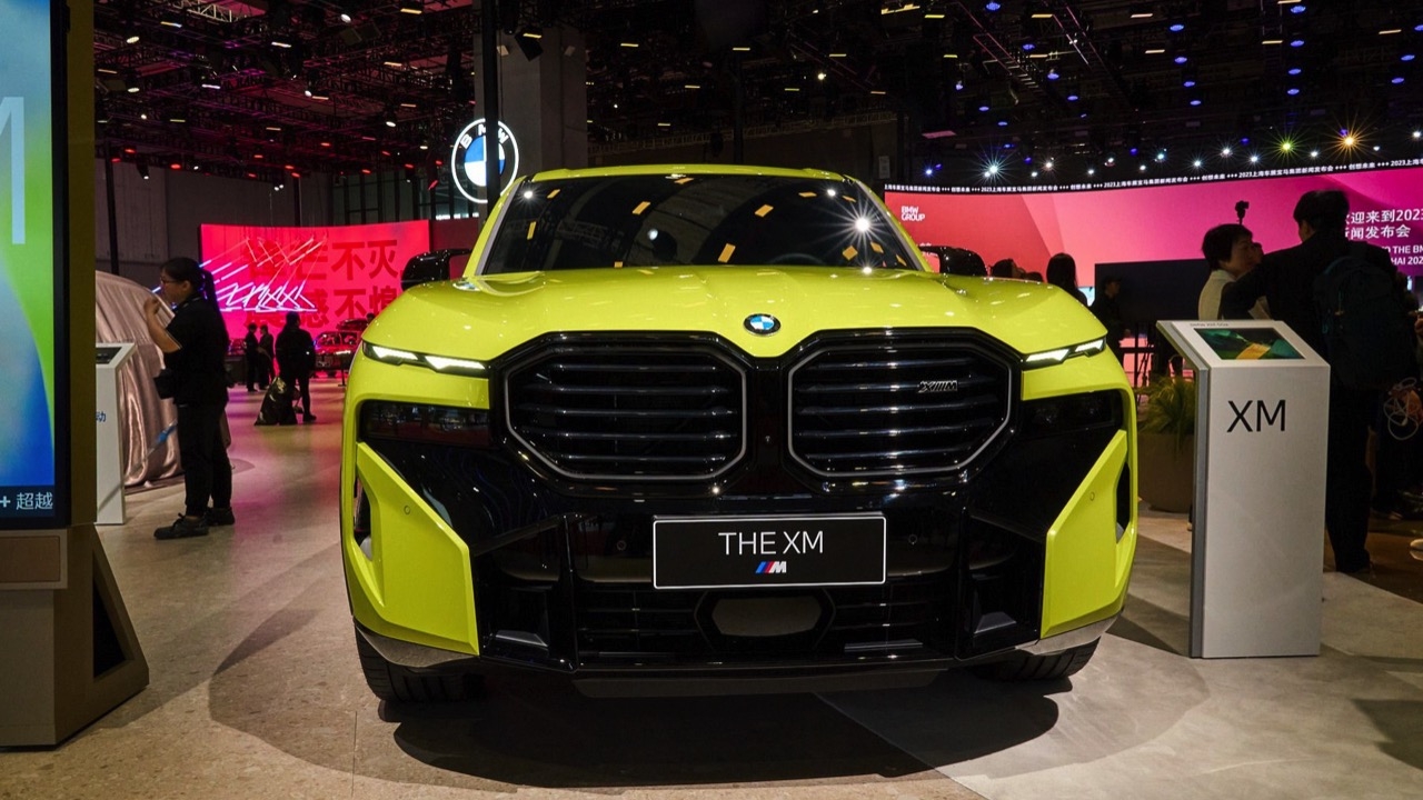 ราคาดีงาม BMW เปิดค่าตัว XM 50e หมูอวกาศพลังปลั๊กอินไฮบริด เริ่มต้น 6.7 ล้านบาท 