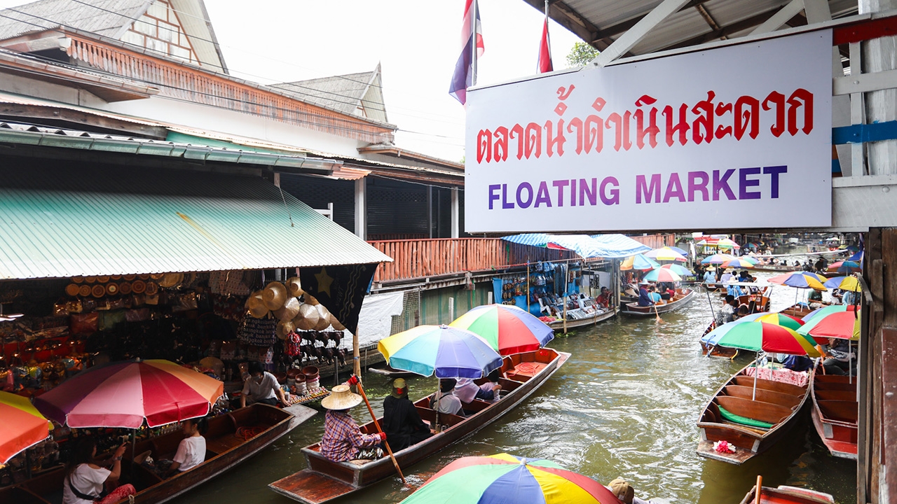 ตลาดน้ำดำเนินฯ ความถดถอย และสิ่งที่คนต่างชาติไม่สะดวก