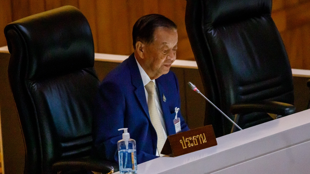 “วันนอร์” สั่งพักการประชุมสภาตี 1.30 อภิปรายนโยบายรัฐบาลต่อ 9 โมงเช้า