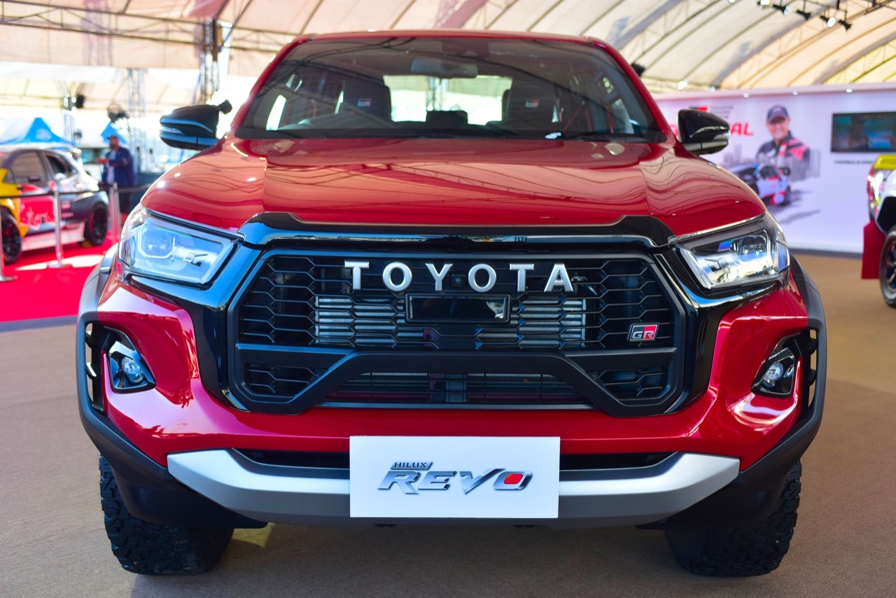 ตัวชนแรบเตอร์ มาแล้ว TOYOTA HILUX GR SPORT 224 แรงม้า 550 นิวตันเมตร 