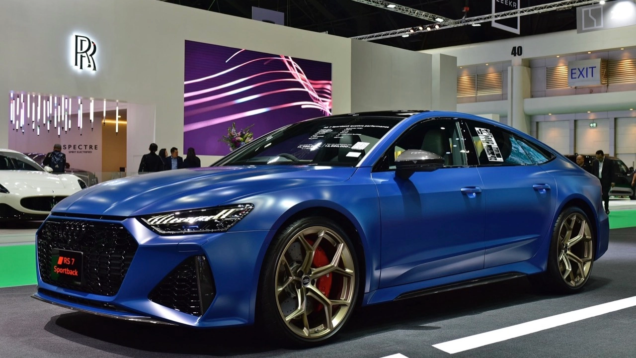 อย่างหล่อในมอเตอร์โชว์ Audi RS 7 Sportback Quattro สีตัวถังพิเศษ Ascari Blue