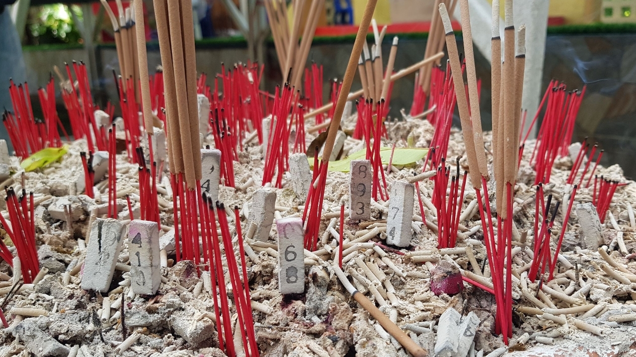 รวมไว้ให้แล้ว "เลขธูปมงคล" คัดจากสถานที่ขอโชคชื่อดัง ลุ้นงวด 16/4/67