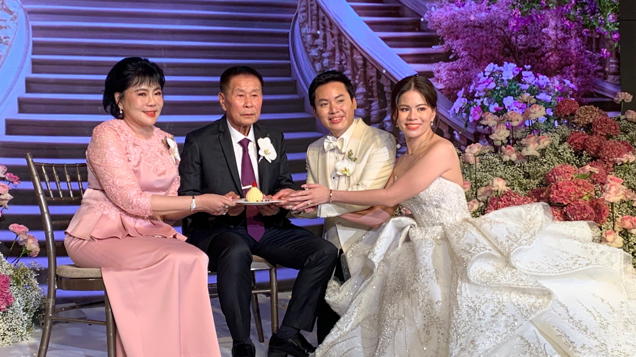 “เสรีพิศุทธ์” จัดงานแต่งลูกสาวคนเล็ก คนการเมือง บิ๊ก ตร.-ทหารร่วมเพียบ