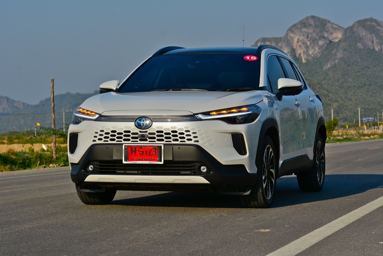 หน้าไม่บึ้ง ตัวตึงสายประหยัด ลองขับ TOYOTA COROLLA CROSS รุ่นปรับโฉม 2024 ของดีที่รอคอย