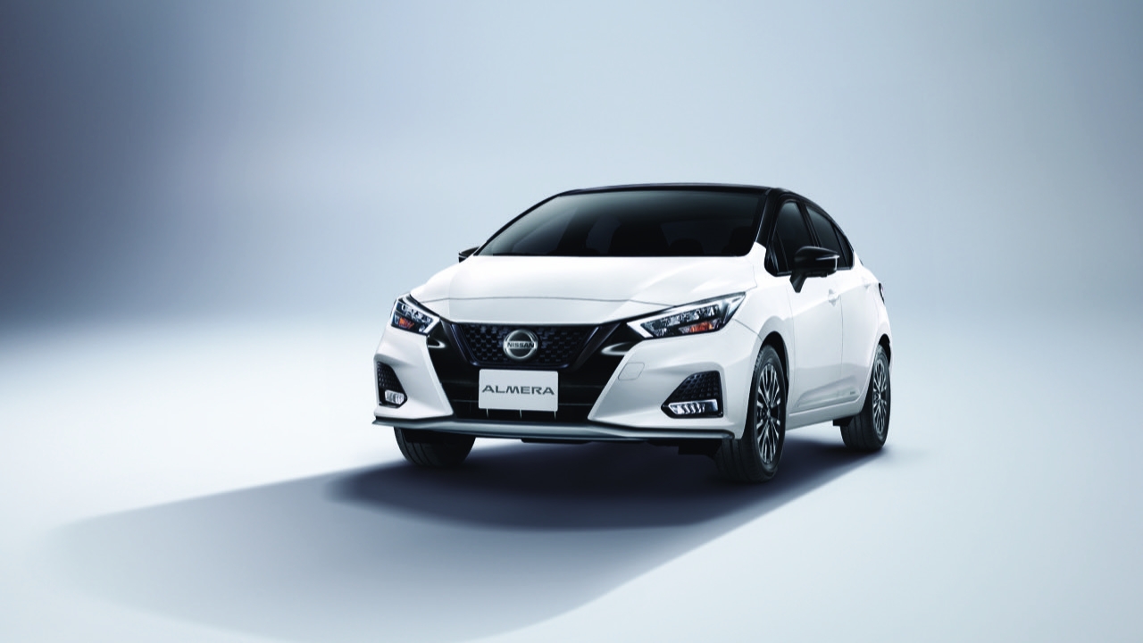 ขาว-ดำ ราคาดี มีแค่ 300 คัน NISSAN ALMERA SPORT TECH X