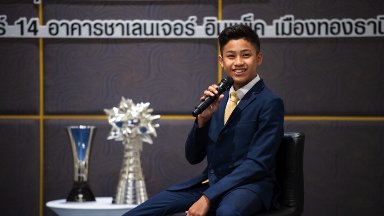 อย่างหล่อ! เอ็นโซ่ ธารวณิชกุล แชมป์โลกคาร์ท กลับถึงไทย แจง ปูเส้นทางสู่ฟอร์มูลาวันกับทีมเรดบูล