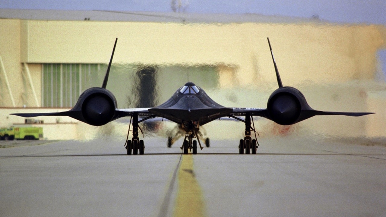 วิหกดำ Lockheed SR-71 Blackbird เครื่องบินจารกรรมเร็วสุดในสามโลก กับเรื่องแปลกประหลาดทางการบิน! 