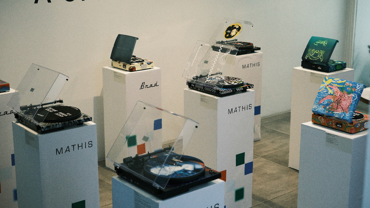 “The New Signal” นิทรรศการสุดชิค เมื่อศิลปะแผ่นเสียงเข้าสู่โลก NFT