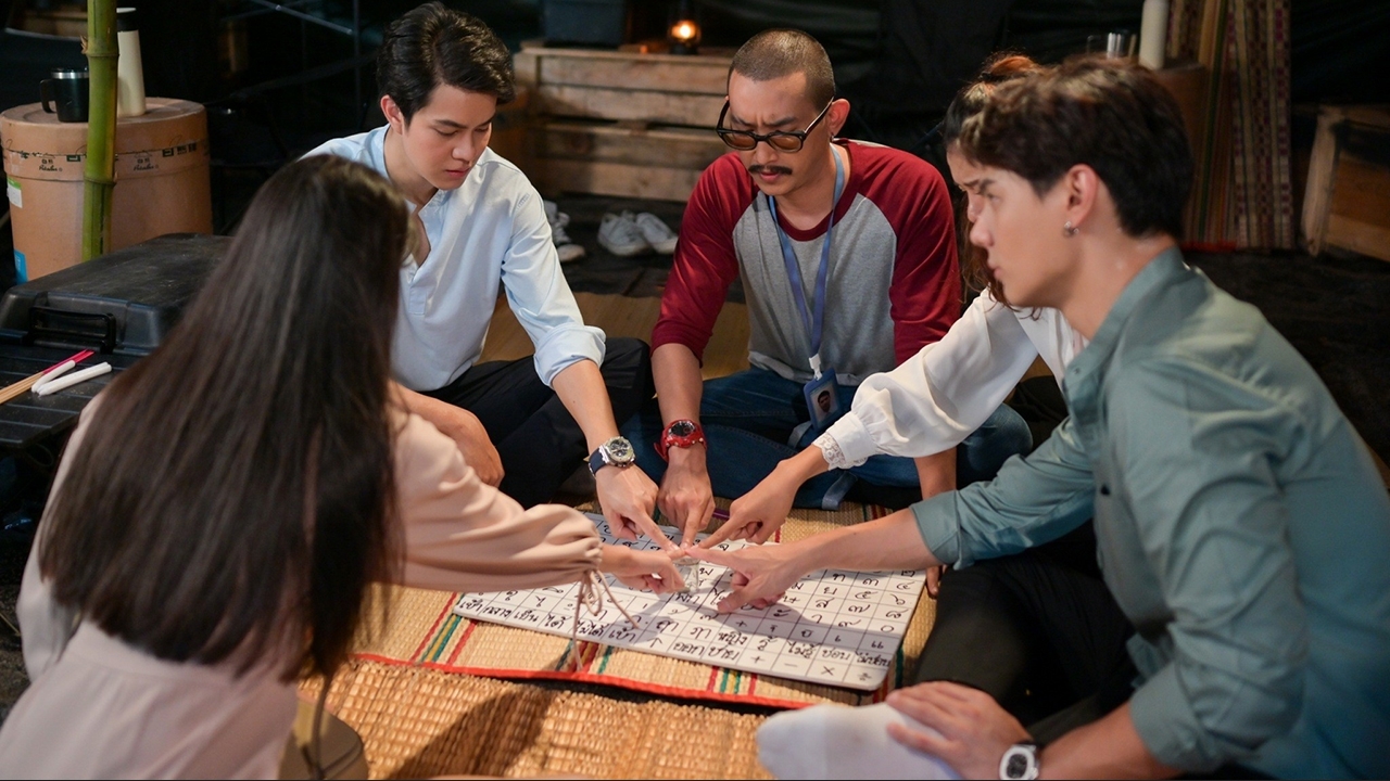 “ไต้ฝุ่น-ปิ่น-แบงค์” ลองดีเล่นผีถ้วยแก้ว “น้ำ”โผล่อาละวาดหนักใน “ป้อมปางบรรพ์”