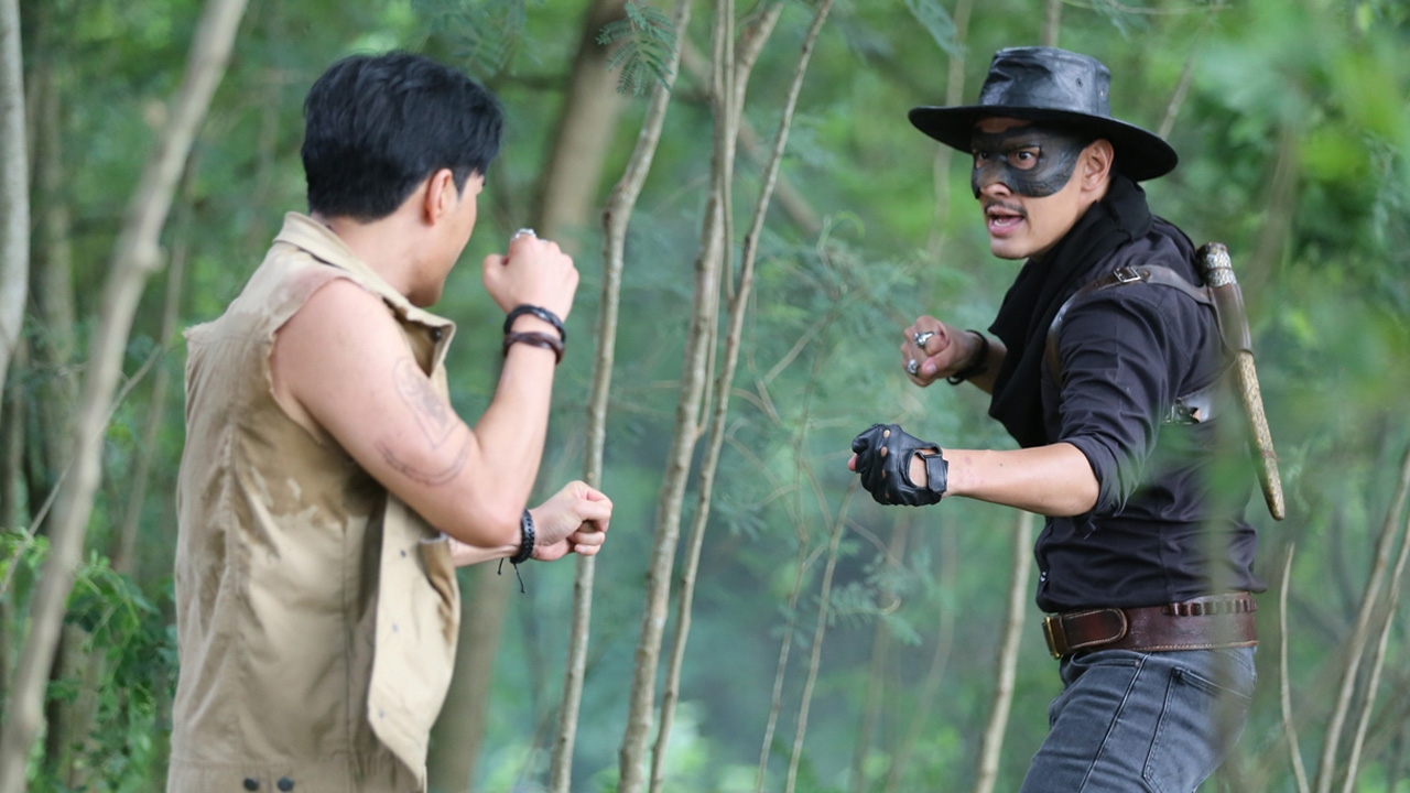 อ๋อม ปะทะ เคลลี่ เสือหาญในตำนาน! ฟาดกันไม่ยั้ง ใน สัจจะในชุมโจร (เสือสั่งฟ้า 3)