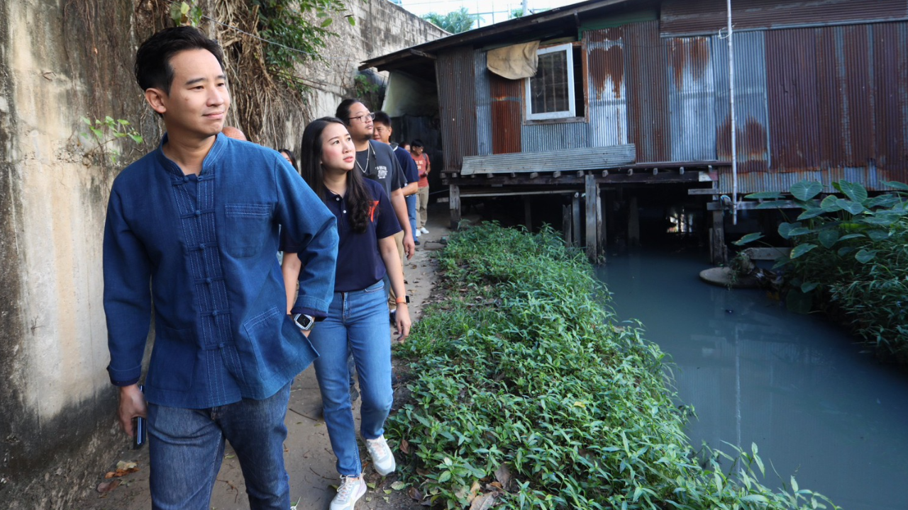 ก้าวไกล ลุย ชุมชนแออัดเชียงใหม่ ชงแก้ระยะยาว รัฐสวัสดิการ-ปลดล็อกท้องถิ่น