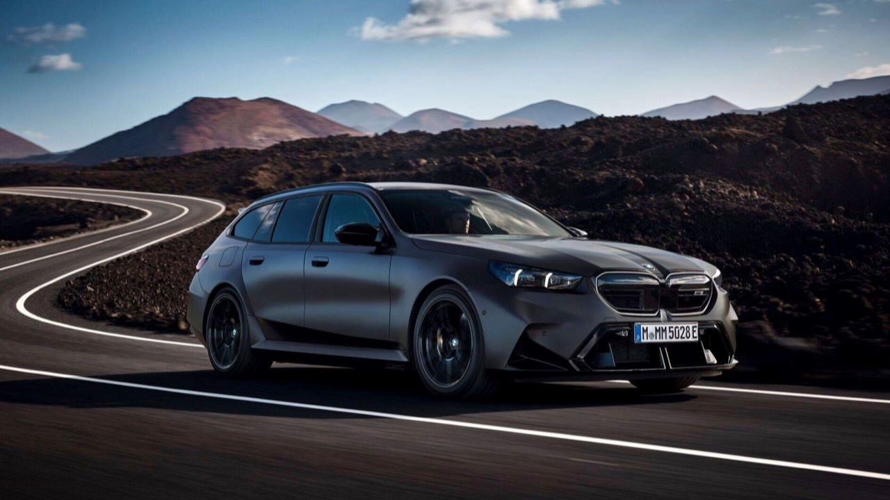 วิ่งไฟฟ้าไกล 67 กิโลเมตร โคตรหล่อ BMW NEW M5 TOURING PLUG IN HYBRID G99