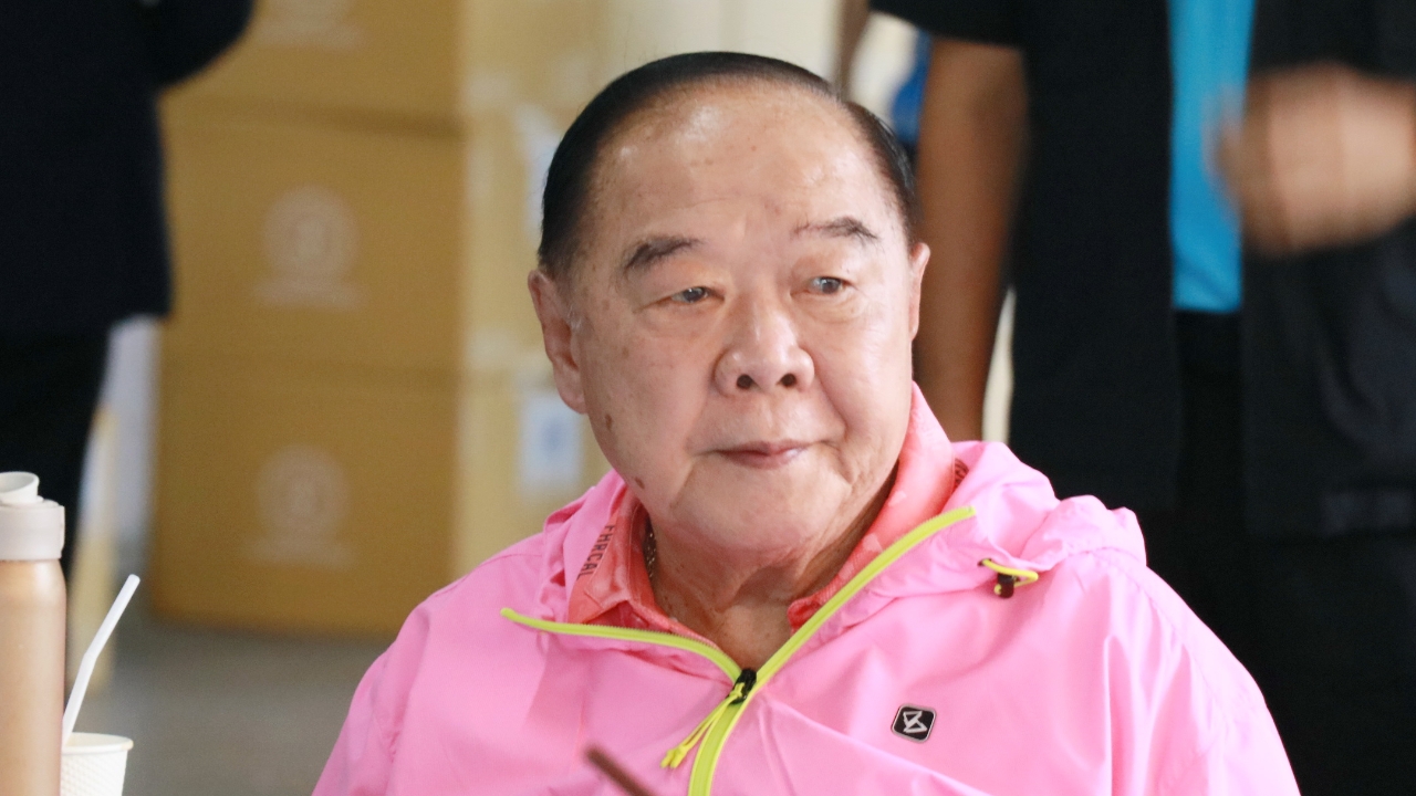 วันเกิด “บิ๊กป้อม” 79 ปี “อนุพงษ์-จักรทิพย์” พร้อมสมาชิก พปชร. ร่วมอวยพร