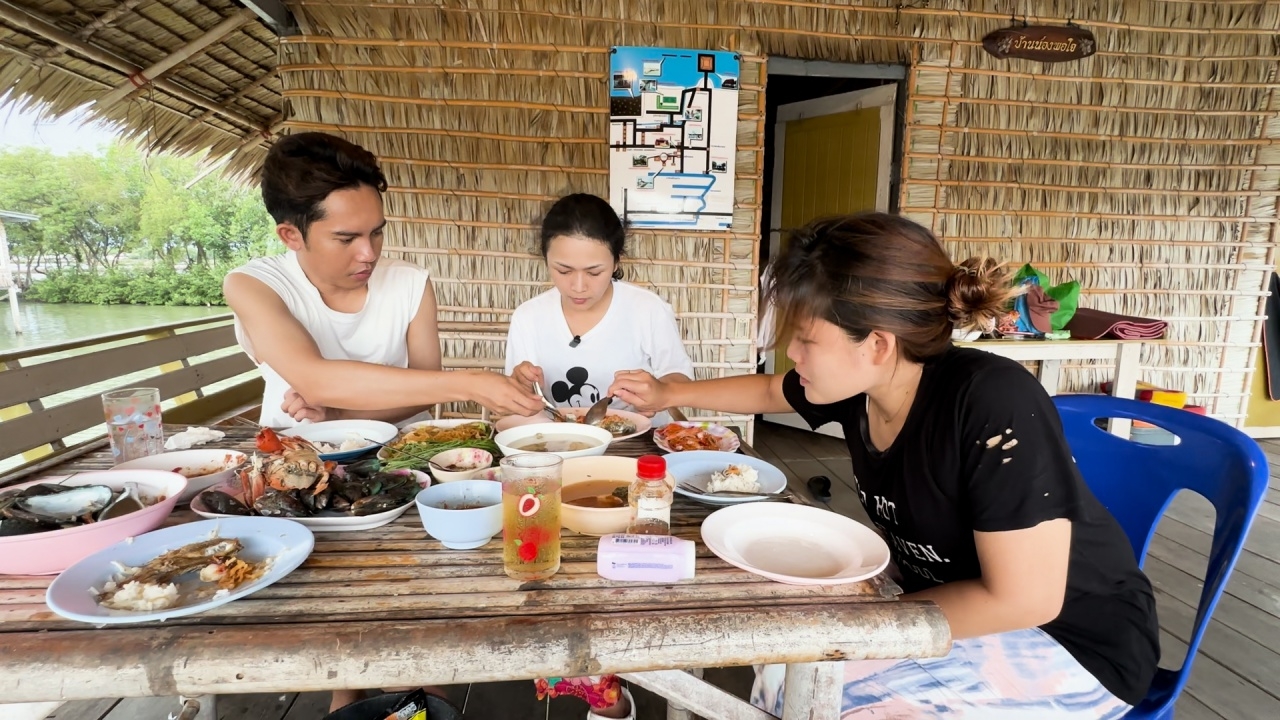 โฮมสเตย์บ้านขุนสมุทรจีน เสิร์ฟเมนูจากปลาหมอคางดำ ชี้ อร่อยไม่แพ้ปลาอื่นๆ