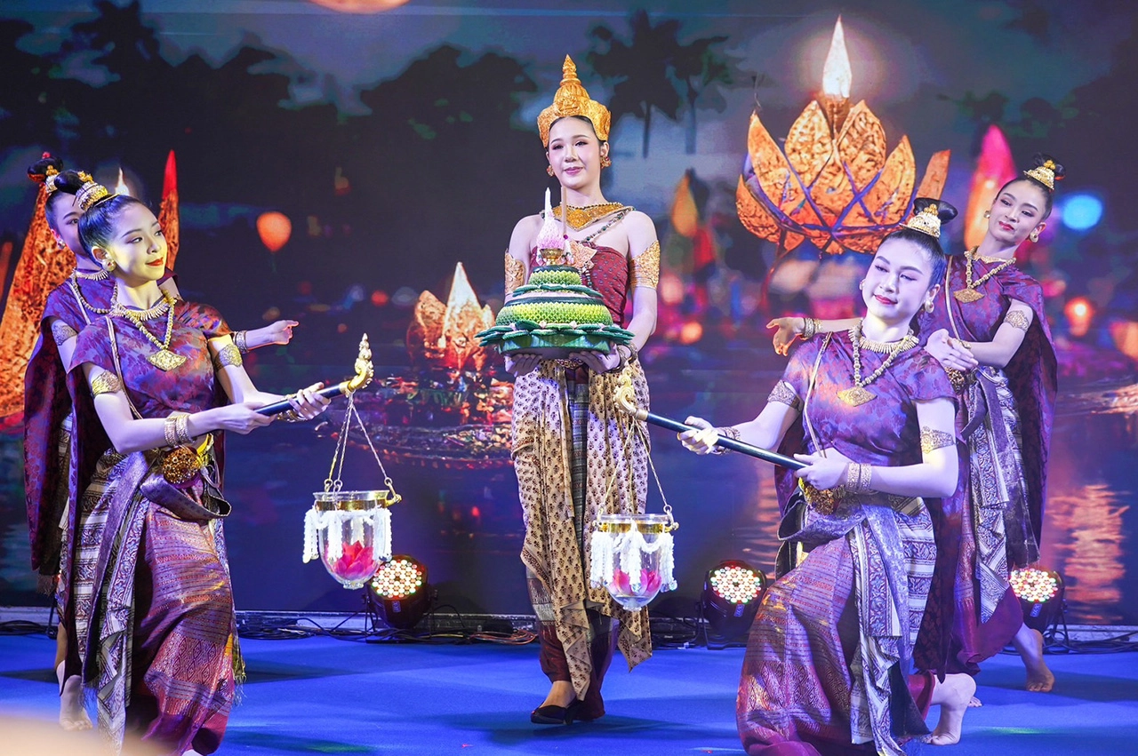 ไอคอนสยาม สร้างมหาปรากฏการณ์ “ICONSIAM THAICONIC LOY KRATHONG”