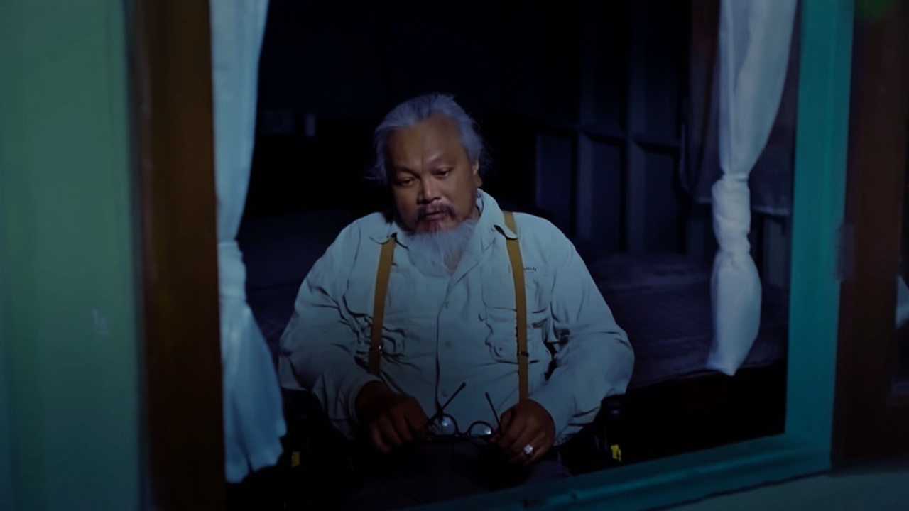 ดร.ด้วง กับความพยายามทุกทางเพื่อตามหาดวงวิญญาณลูกเมีย ในบ้านโชคดี