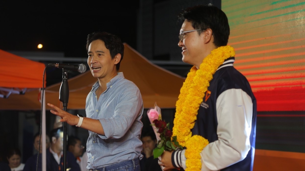 “พิธา” นำทัพขอคะแนนเลือกตั้ง อบจ.สมุทรปราการ พรรคประชาชนขอเปิดใจเลือกสิ่งใหม่